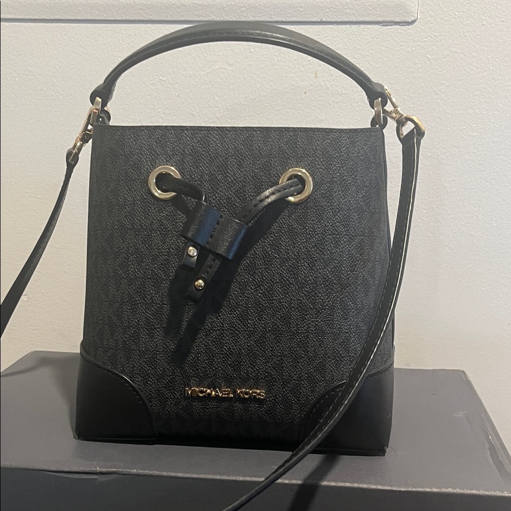 Michael Kors Black and Gold Shoulder Bag